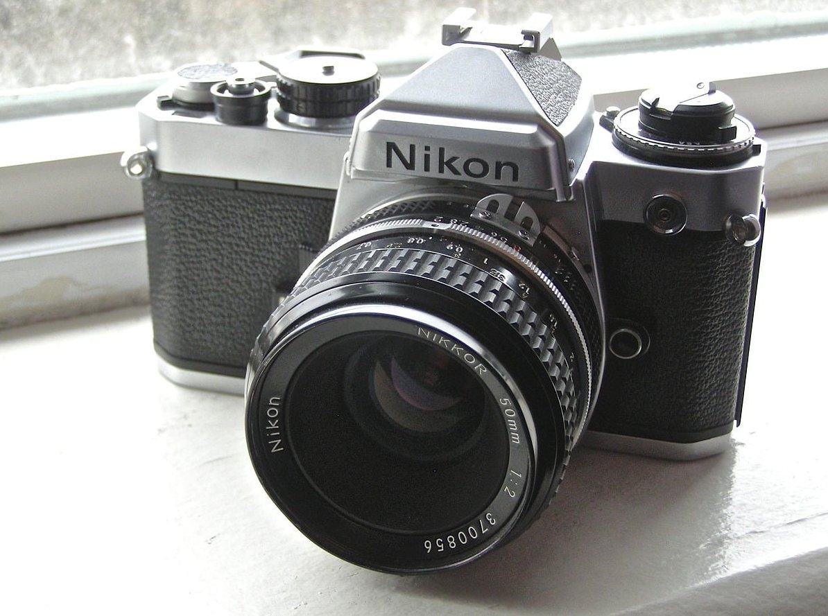 camera lens aperture blades