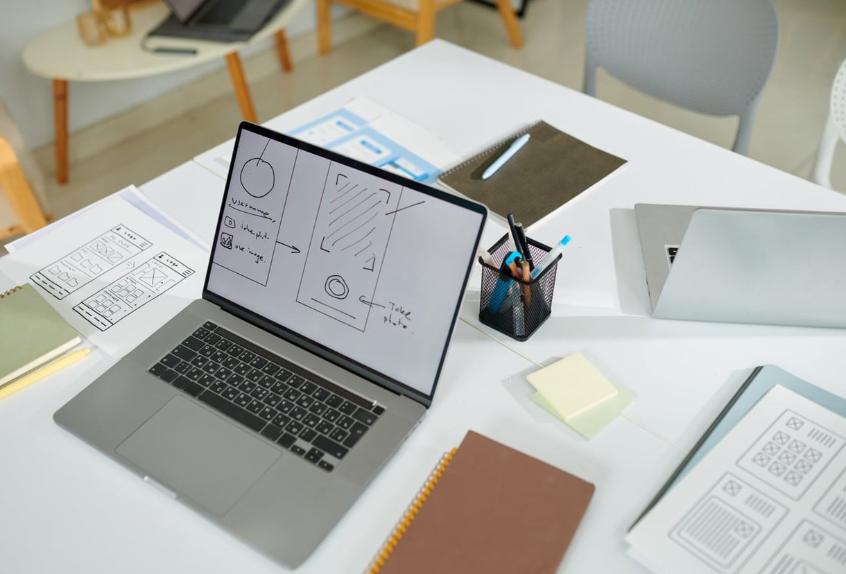 wireframe sketch laptop